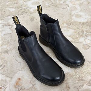 Dr. Martens 2976J Leather Side Zip Unisex Chelsea Boots